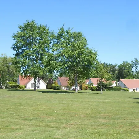 Comfortable With Terrace In A Pleasant Village Willa Daumazan-sur-Arize
